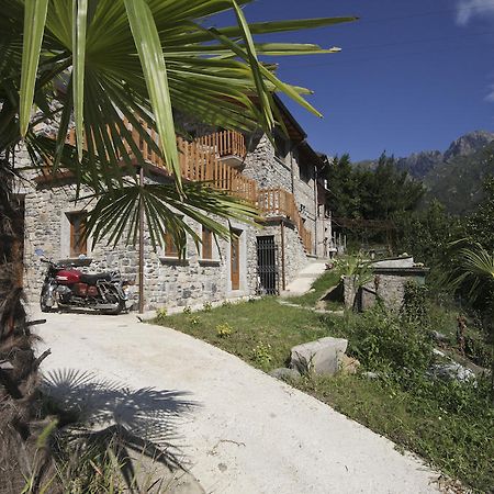 مانديلو ديل لاريو Agriturismo Crotto Di Somana المظهر الخارجي الصورة