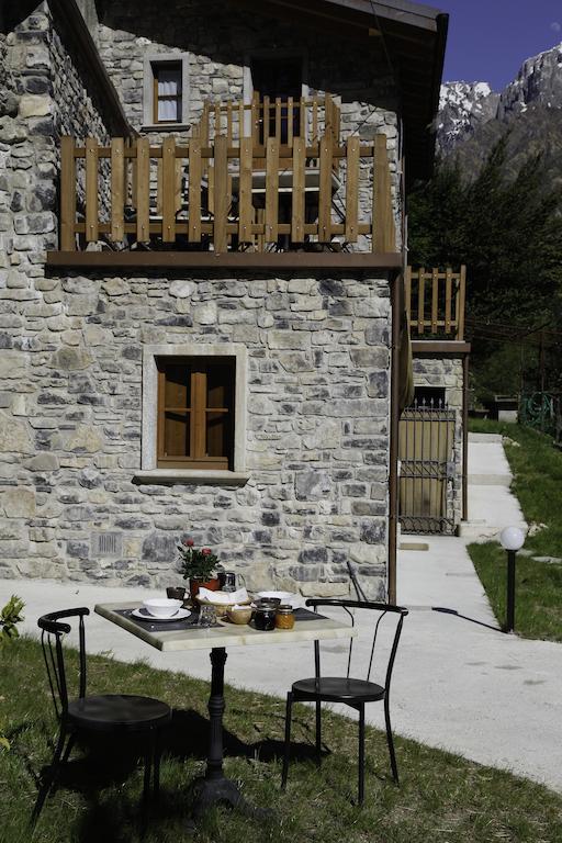 مانديلو ديل لاريو Agriturismo Crotto Di Somana المظهر الخارجي الصورة