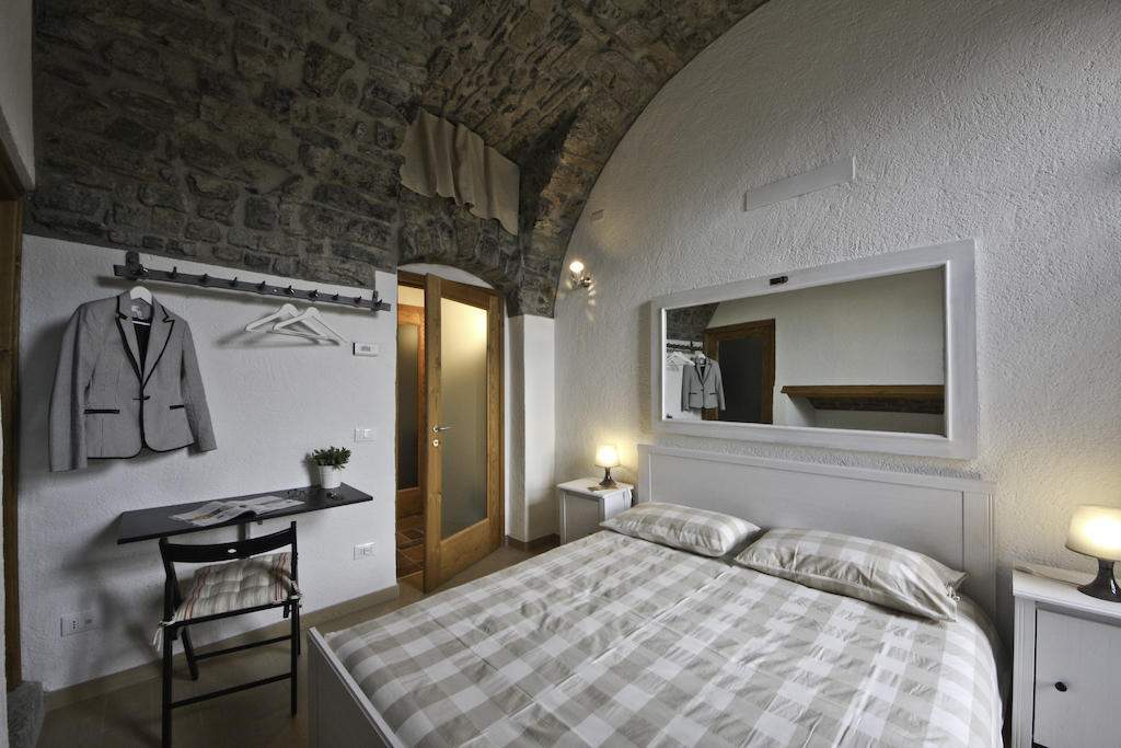 مانديلو ديل لاريو Agriturismo Crotto Di Somana الغرفة الصورة